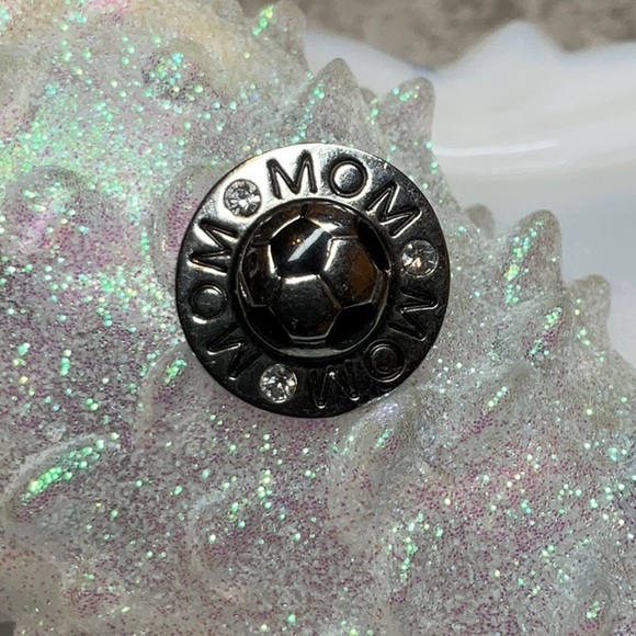 Ginger Snaps Jewelry - Ginger Snaps 20mm Silver-tone Soccer Mom snap.